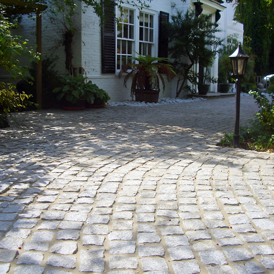 Light Grey Granite Cobbles - 100 x 100 x 60mm